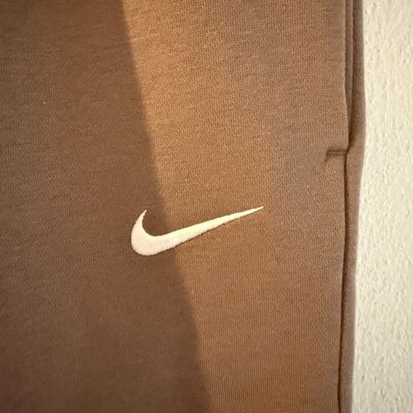 Women Nike Brown Sweatpants with White Logo - Picture 2 of 4